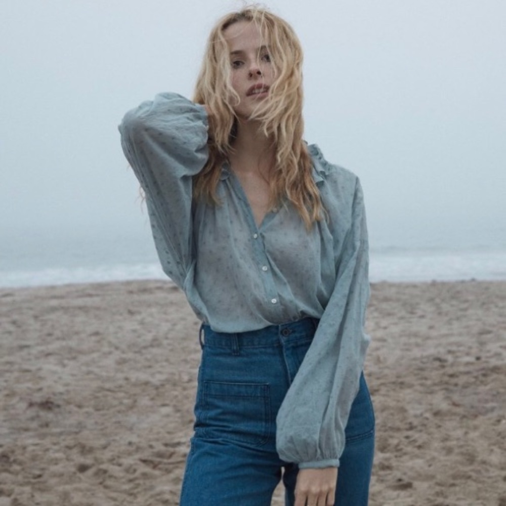 ISO | DOEN Light Pond Rosebay Ruffle Collar Blouse